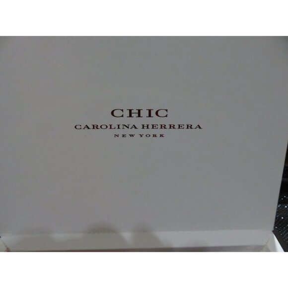 Carolina Herrera CHIC Gift Set EDP & Perfumed Lotion FREESIA MUSK Rose Amber - Picture 5 of 8
